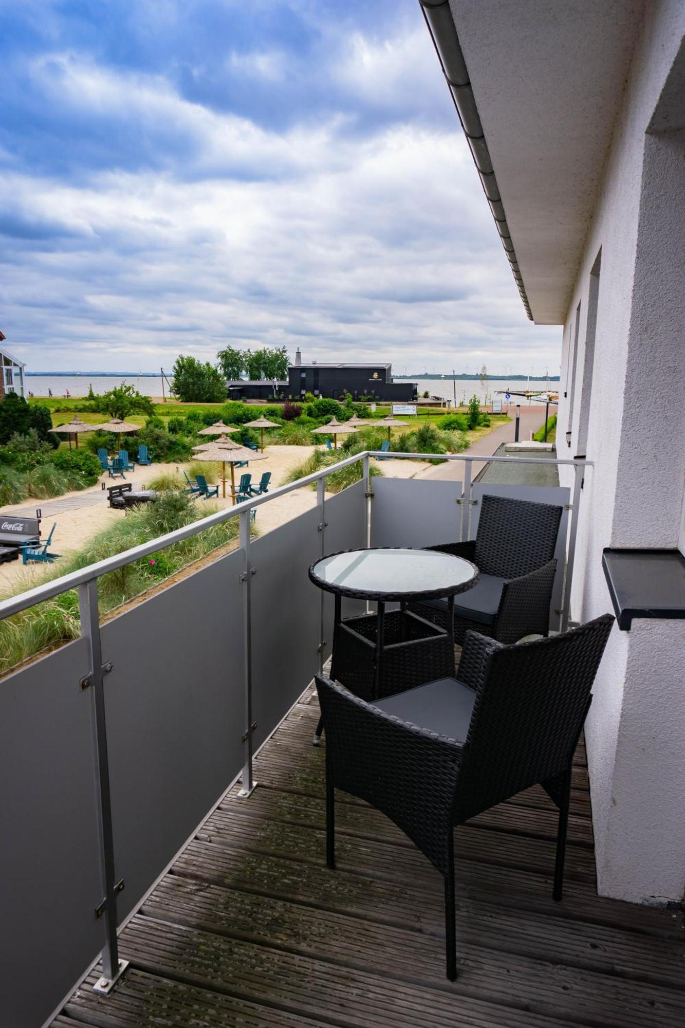 Haus Strandglueck - Urlaub Mit Blick Auf Den Duemmer See Lembruch Exterior foto